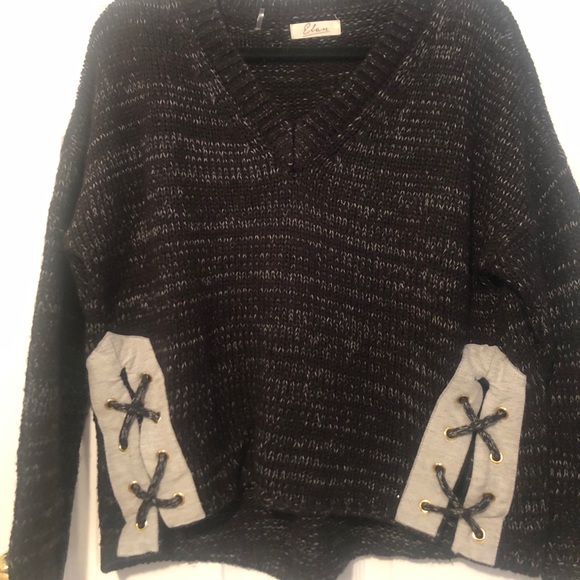 Black and Grey Knit V-neck Sweater - Picture 2 of 5